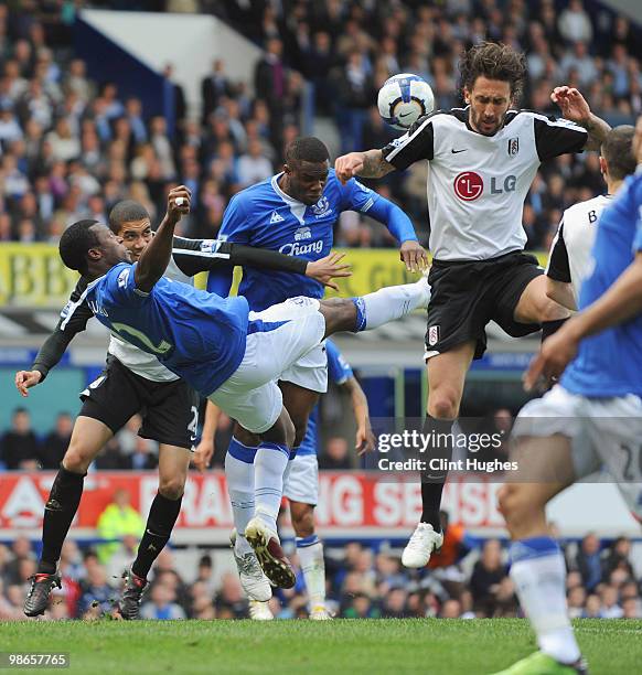 Victor Anichebe of Everton scores the equalizing goal during the Barclays Premier League match between Everton and Fulham at Goodison Park on April...