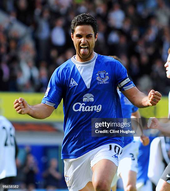 Mikel Arteta of Everton celebrates after scoring the winning goal from the penalty spot during the Barclays Premier League match between Everton and...