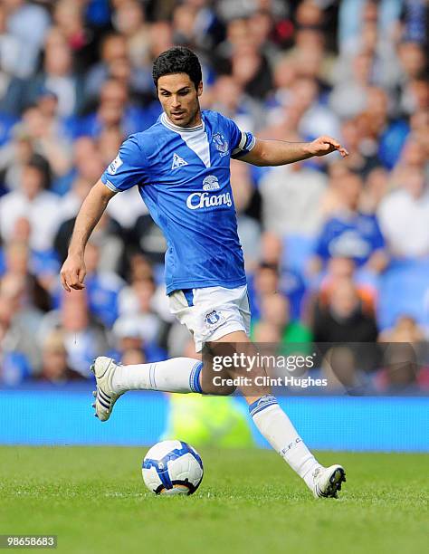 Mikel Arteta of Everton in action during the Barclays Premier League match between Everton and Fulham at Goodison Park on April 25, 2010 in...