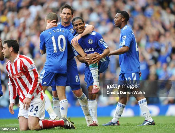 Florent Malouda of Chelsea celebrates with Daniel Sturridge , Joe Cole and Frank Lampard as he scores their seventh goal during the Barclays Premier...