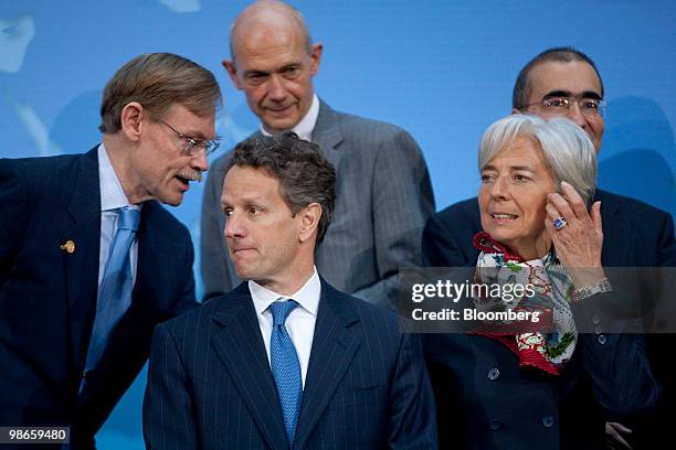 Robert Zoellick, president of the World Bank, left, Timothy Geithner, U.S. Treasury secretary, center, and Christine Lagarde, France's finance...