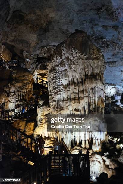 thien duong cave (heaven cave) - thien duong cave stock pictures, royalty-free photos & images