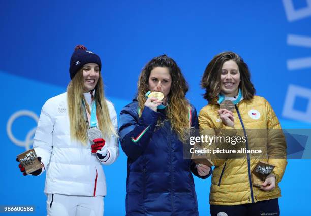 February 2018, South Korea, Pyeongchang: Olympics, Snowboard, Cross, Women, award ceremony Medal Plaza: Julia Pereira de Sousa Mabileau of France ,...