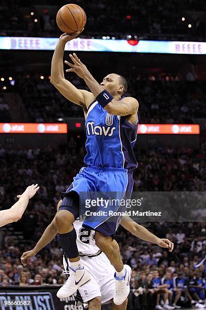 Forward Shawn Marion of the Dallas Mavericks in Game Three of the Western Conference Quarterfinals during the 2010 NBA Playoffs at AT&T Center on...