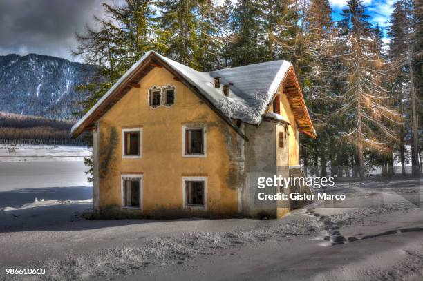 the house of hansel & gretel - hansel stock pictures, royalty-free photos & images