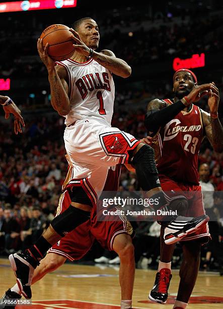 Lebron Roses 239 Lebron James Derrick Rose Photos & High Res Pictures - Getty Images