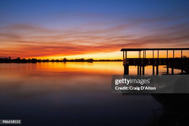 golden hour - rockhampton stockfoto's en -beelden