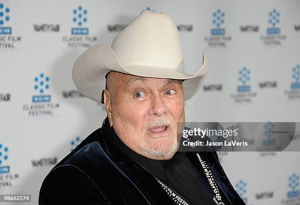 Actor Tony Curtis attends the 2010 TCM Classic Film Festival opening night gala and premiere of "A Star is Born" at Grauman's Chinese Theatre on...