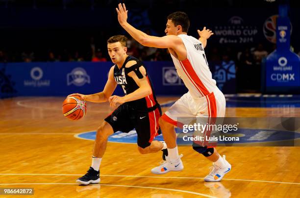 David Stockton of USA competes against Francisco Cruz of Mexico during the match between Mexico and USA as part of the FIBA World Cup China 2019...