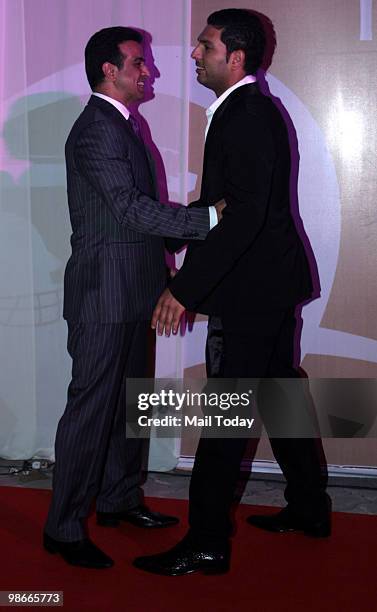 Ronit Roy and Yuvraj Singh arrive for the IPL Awards night in Mumbai on April 23, 2010.