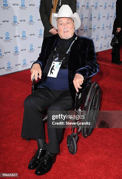 Tony Curtis attends the at Grauman's Chinese Theatre on April 22, 2010 in Hollywood, California.