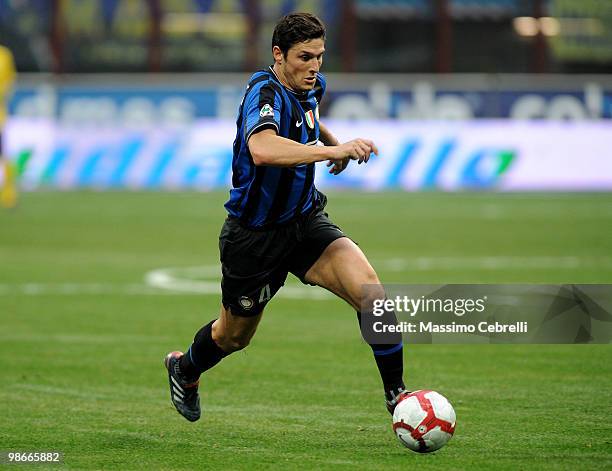 Javier Zanetti of FC Internazionale Milano in action during the Serie A match between FC Internazionale Milano and Atalanta BC at Stadio Giuseppe...