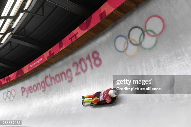 Südkorea, Pyeongchang: Olympia, Skeleton, Frauen im Alpensia Sliding-Zentrum: Tina Hermann aus Deutschland fährt den Eiskanal herunter. Photo: Tobias...