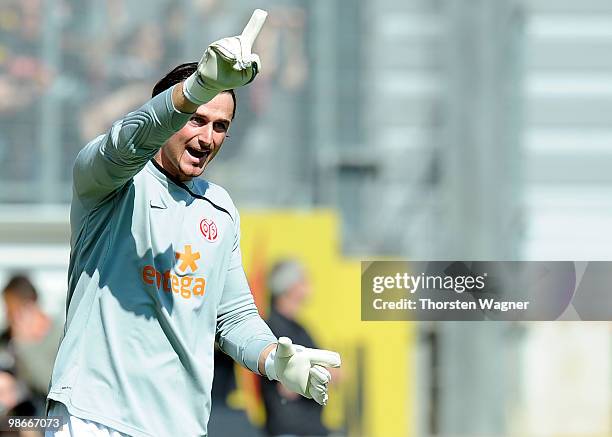 Goalkeeper Heinz Mueller gestures during the Bundesliga match between FSV Mainz 05 and Eintracht Frankfurt at Bruchweg Stadium on April 24, 2010 in...