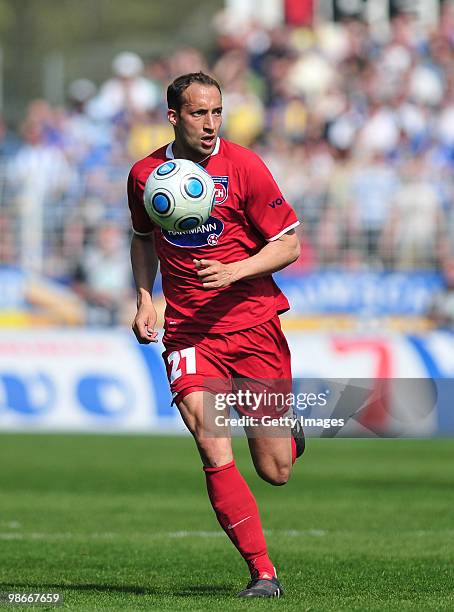 Andreas Spann of 1. FC Heidenheim in action during the Third League match between Carl Zeiss Jena and 1.FC Heidenheim at the Ernst-Abbe Sportfeld on...