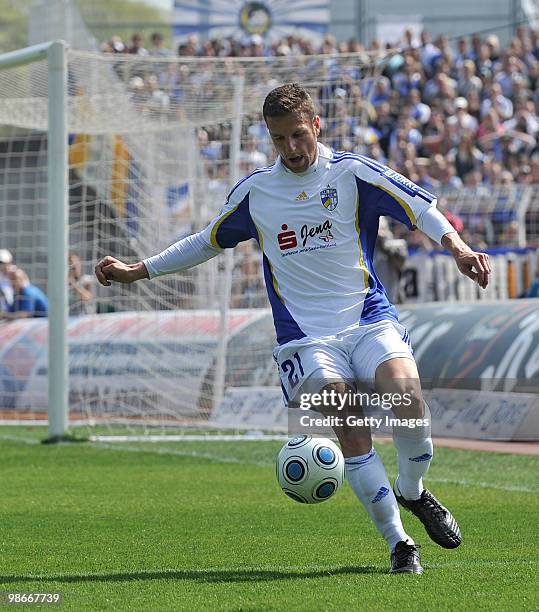 Jens Truckenbrod of FC Carl Zeiss Jena in action during the Third League match between Carl Zeiss Jena and 1.FC Heidenheim at the Ernst-Abbe...