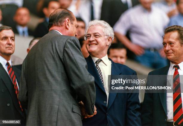 Jacques Chirac, Lionel Jospin et la maire de Toulouse, Dominique Baudis, lors de la finale du championnat de France de rugby le 6 mai 1995 à Paris,...