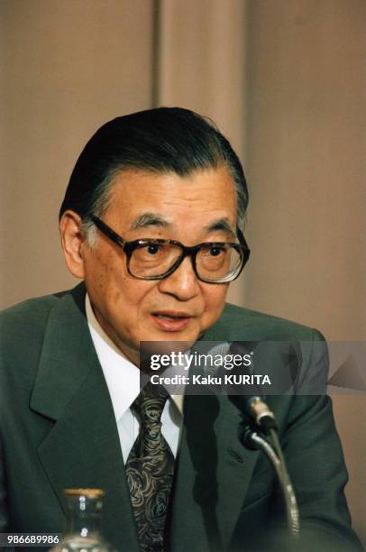 Tetsuzo Fuwa, homme politique japonais, lors d'un conférence de presse à Tokyo en octobre 1996, Japon.