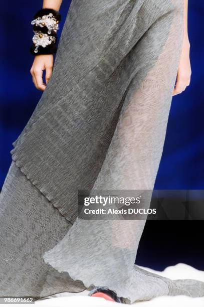 Défilé Lecoanet Hemant Haute Couture, collection Automne-Hiver 2000, le 17 juillet 1999, à Paris, France.