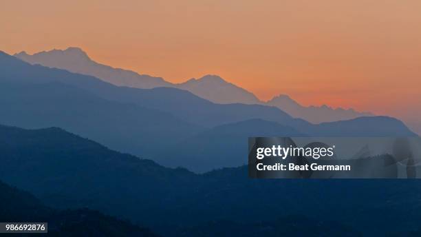 himalayan sunrise - germann stock-fotos und bilder