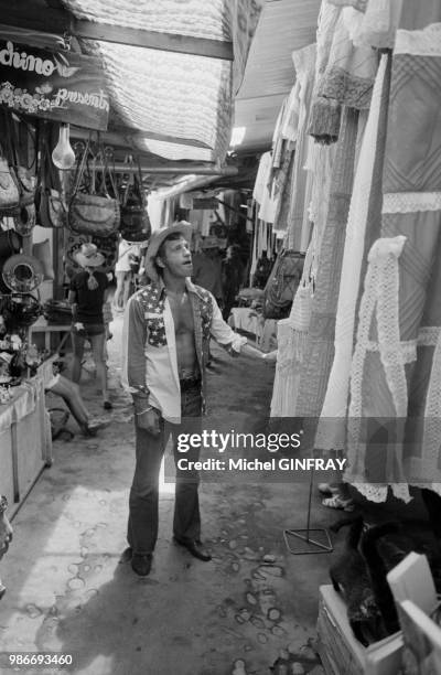 Jean-Paul Belmondo lors du tournage du film 'Le Magnifique' réalisé par Philippe de Broca au Mexique, en mai 1973.