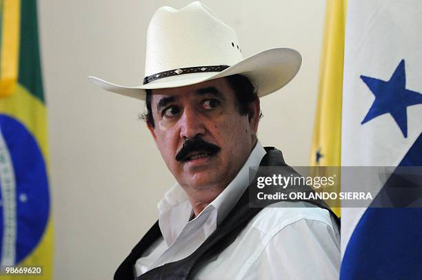 Ousted Honduran President Manuel Zelaya arrives for a press conference at the Brazilian embassy in Tegucigalpa September 28, 2009. Honduras's de...