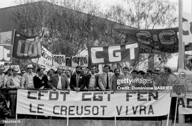 Manifestation des ouvriers de Creusot-Loire, suite à la mise en règlement judiciaire de cette usine sidérurgique, au Creusot en France, le 5 juillet...