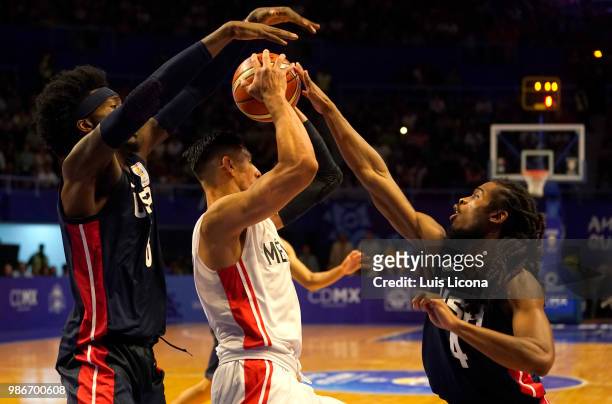 Gustavo Anon of Mexico competes against Marcus Thornton of USA during the match between Mexico and USA as part of the FIBA World Cup China 2019...