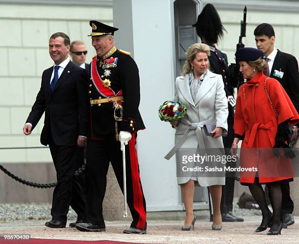 Russian President Dmitry Medvedev, his wife Svetlana Medvedeva, King Harald V of Norway, Queen Sonja of Norway attend the official welcome ceremony...