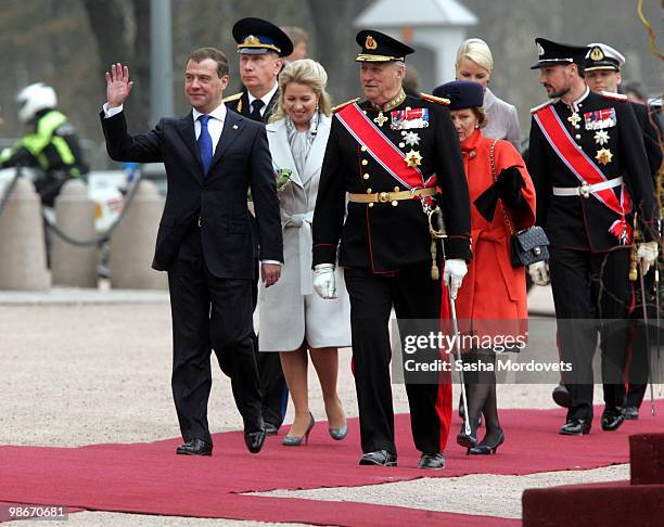 Russian President Dmitry Medvedev, his wife Svetlana Medvedeva, King Harald V of Norway, Queen Sonja of Norway attend the official welcome ceremony...