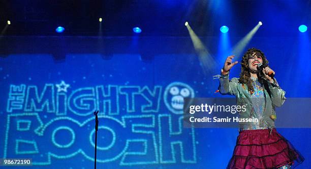 Noel Fielding of The Mighty Boosh performs with the Mighty Boosh band at The Mighty Boosh Festival at The Hop Farm on July 5, 2008 in Paddock Wood,...