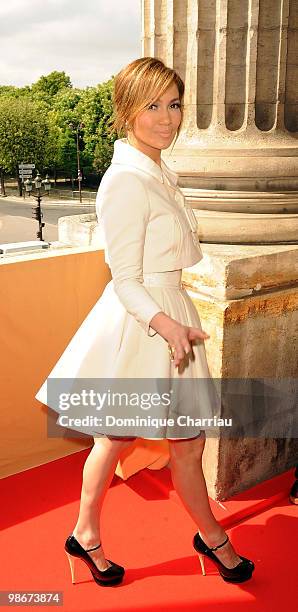 Actrice Jennifer Lopez poses during the photocall for the film "Plan B" at the Hotel de Crillon on April 26, 2010 in Paris, France.