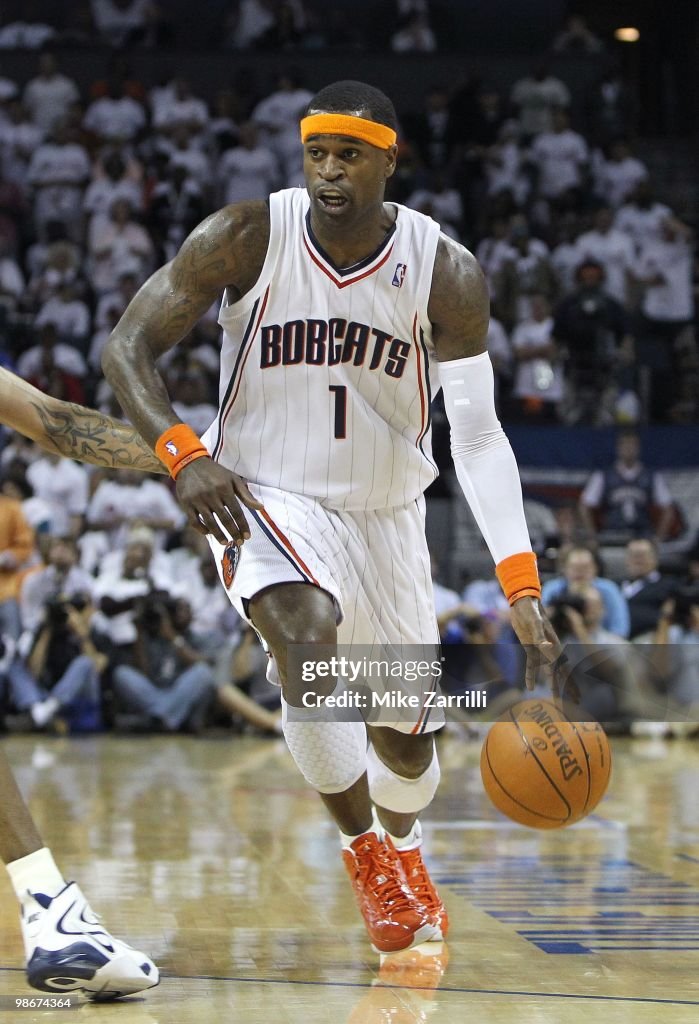 Orlando Magic v Charlotte Bobcats, Game 3