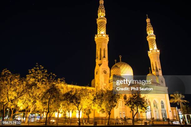 jumeirah mosque - jumeirah mosque stock pictures, royalty-free photos & images