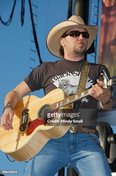 Jason Aldean performs at The 2010 Stagecoach Music Festival at The Empire Polo Club on April 25, 2010 in Indio, California.