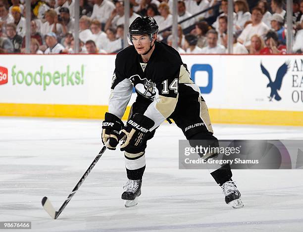 Chris Kunitz of the Pittsburgh Penguins skates against the Ottawa Senators in Game Five of the Eastern Conference Quaterfinals during the 2010 NHL...