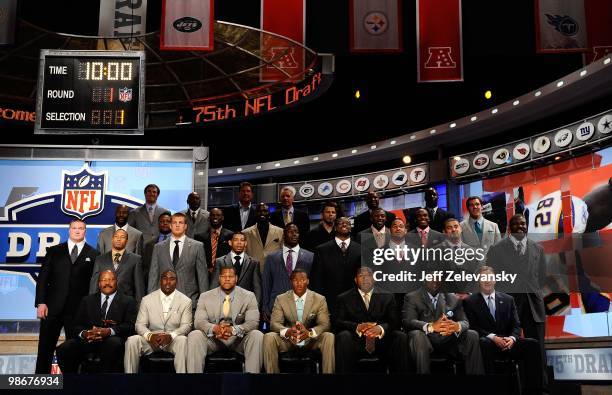 Draft prospects pose for a group photo with NFL Commissioner Roger Goodell along with former and current NFL Players including Jim Brown, Jerry Rice,...