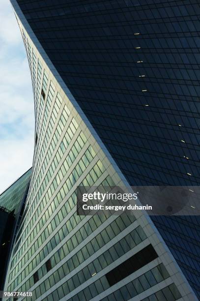 tower evolution 4. moscow-city - evolution tower moscow stock pictures, royalty-free photos & images