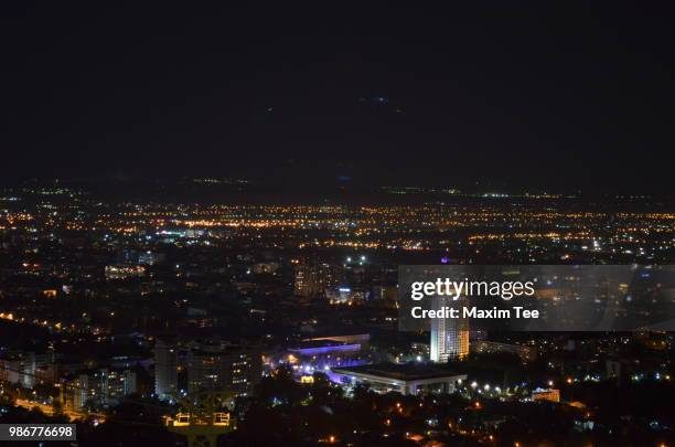 night almaty 2 - city life in almaty stockfoto's en -beelden