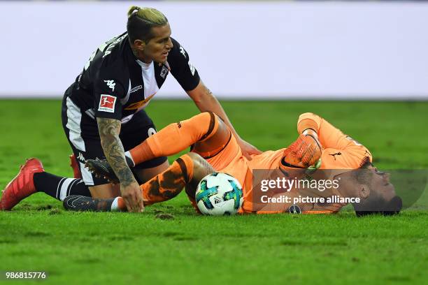 February 2018, Germany, Moenchengladbach: Bundesliga soccer match Borussia Moenchengladbach vs Borussia Dortmund in the Borussia Park stadium:...