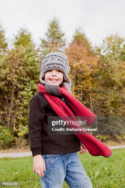 boy laughing - stefanie grewel 個照片及圖片檔