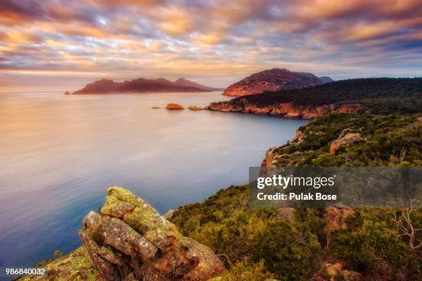 sunrise @ freycinet - freycinet stock-fotos und bilder