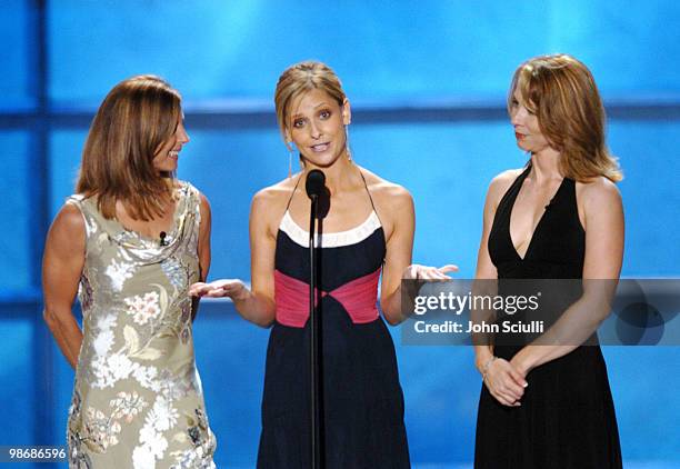 Sarah Michele Gellar , stuntwomen Melissa Barker and Michelle Waitman help present the Award for Best Overall Stunt Stuntwoman