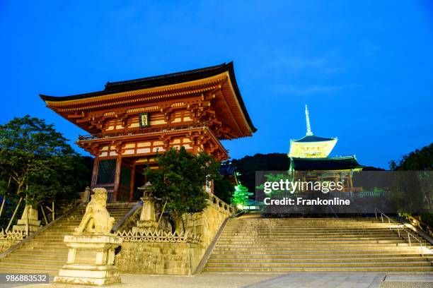 tempio kiyomizu-dera di kyoto - kiyomizu dera temple foto e immagini stock