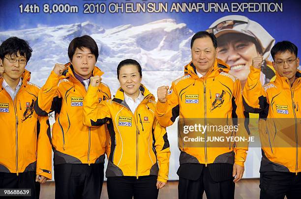 This picture taken on March 5, 2010 in Seoul shows South Korean climber Oh Eun-Sun and her teammates during a ceremony for Annapurna expedition. Oh...