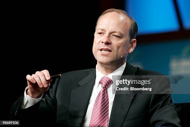Biogen Ceo 159 Christopher Viehbacher Photos & High Res Pictures - Getty Images