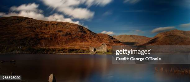 kilchurn castle, loch awe, scotland - kilchurn castle stock pictures, royalty-free photos & images