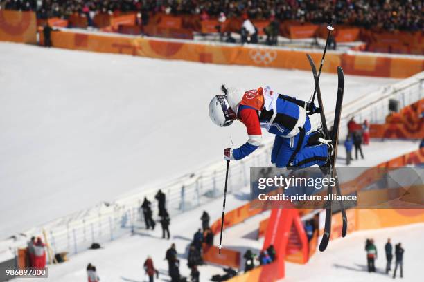 February 2018, South Korea, Pyeongchang, Olympics, Freestyle Skiing, Half-pipe, women, Bokwang Phoenix Snow Park: Marie Martinod from France in...