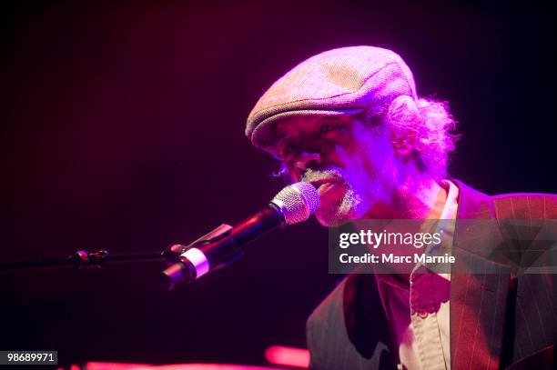 Gil Scott Heron performs on stage at HMV Picture House on April 26, 2010 in Edinburgh, Scotland.