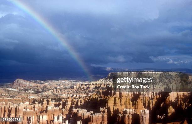 bryce canyon rainbow dpi - dpi photos et images de collection